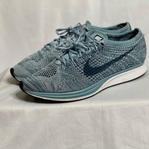 *RARE FIND* SIZE 12 - NIKE FLYKNIT RACER "BLUEBERRY" 2017 *ORIGINAL RELEASE* - Picture 2 of 16